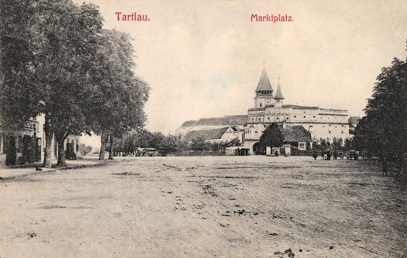 Markplatz mit Kirche